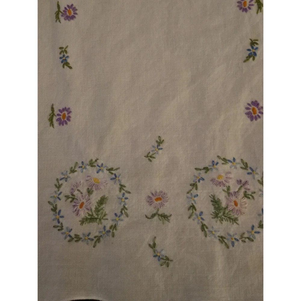 Vintage‎ Hand Embroidered Floral Table Runner Scalloped Edge White 38x12